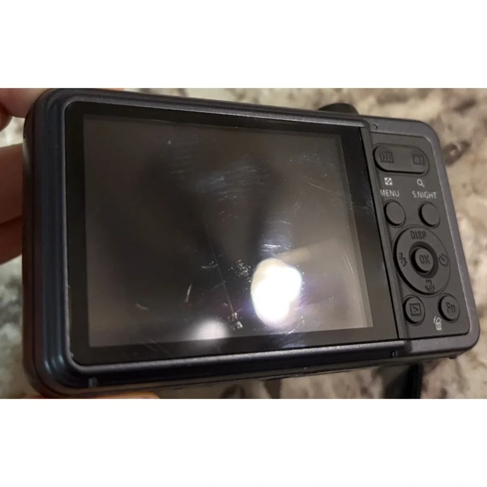 Samsung‎ SL605 12.2MP Black Digital Camera W/Battery, Charging Cable+SD VGUC